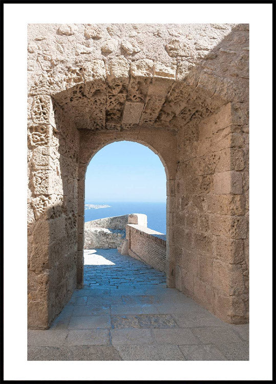 Mittelalterliches Schloss-Meerblick-Poster - Posterbox.no