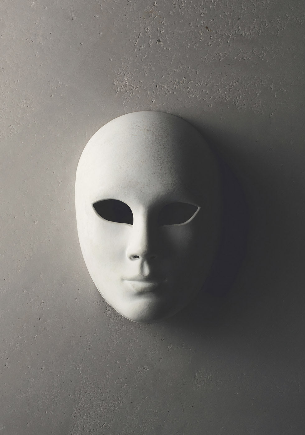 Maske an der Wand Poster - Posterbox.no