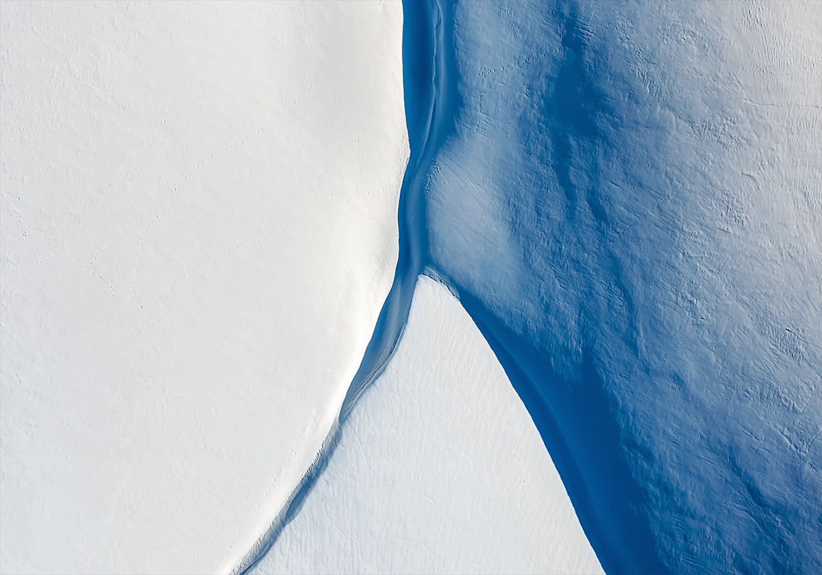 Weißes und blaues Poster