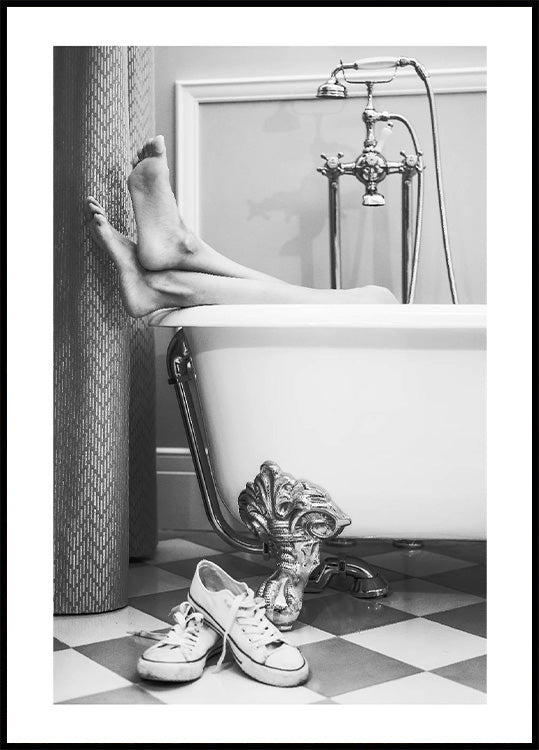 Urban Girl Bath Poster - Posterbox.no
