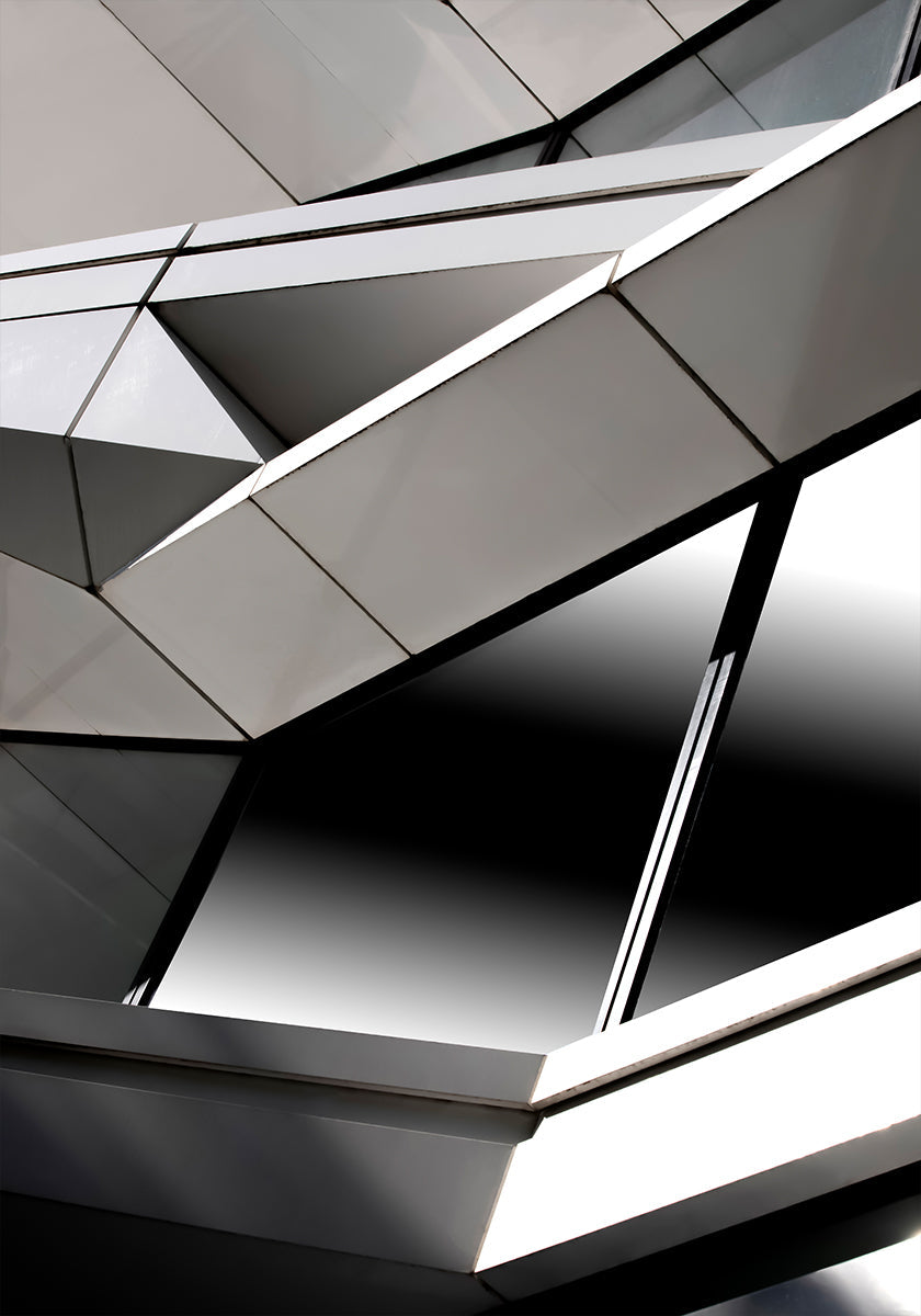 Weißes Fassadenplakat