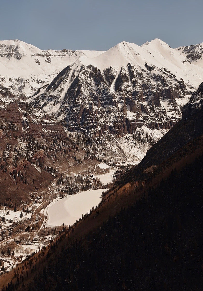 Verschneites Bergtal-Poster