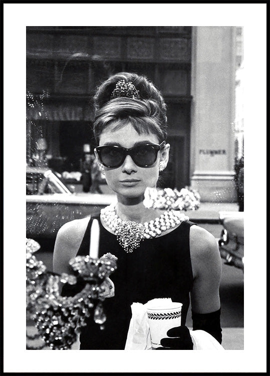 Audrey Hepburn Frühstück bei Tiffany Poster - Posterbox.dk