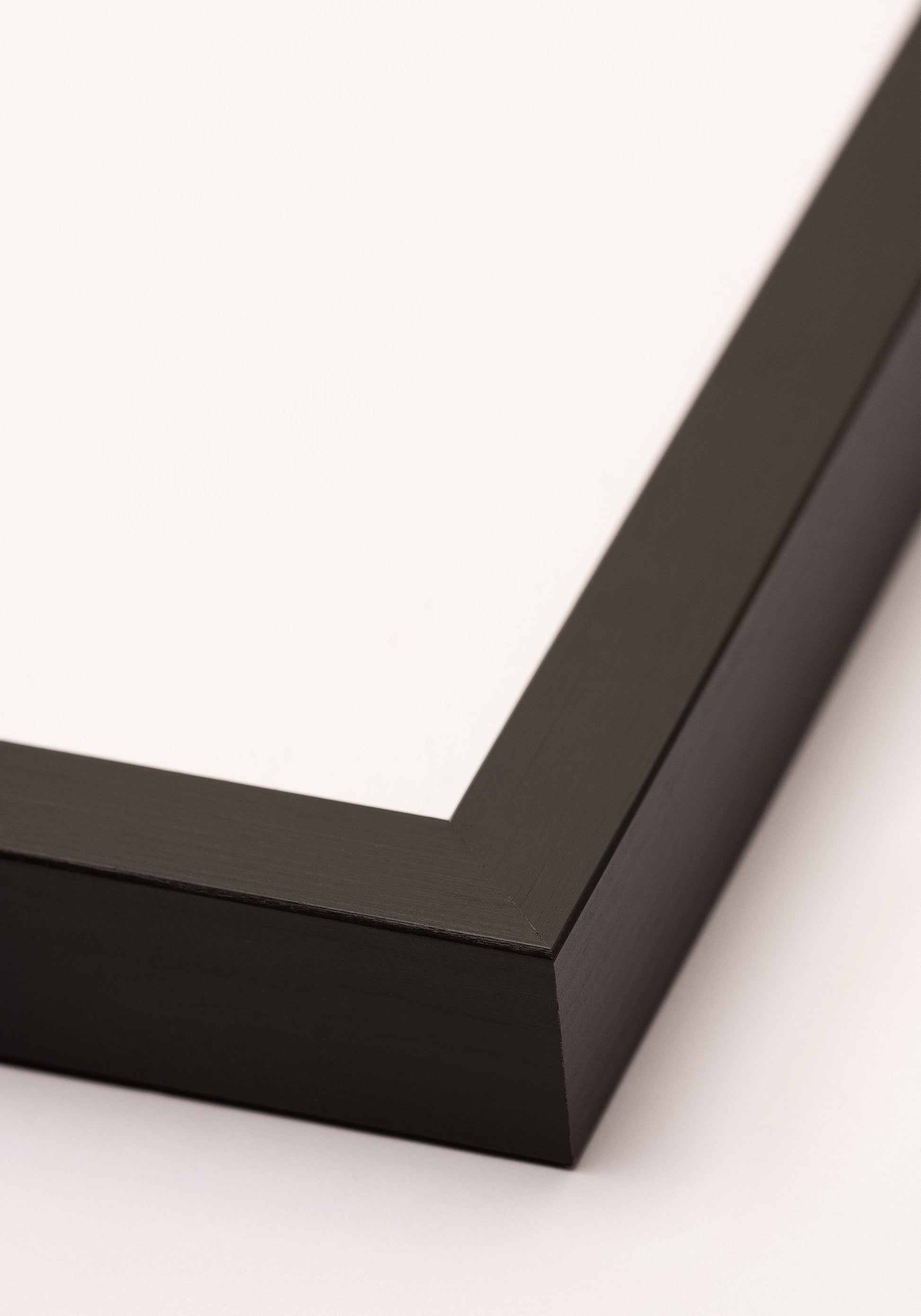 Schwarzer Holzrahmen, quadratisches Poster