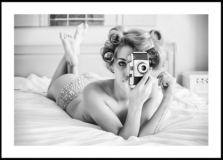 Ein Küken, ein Klick und eine Locke Poster