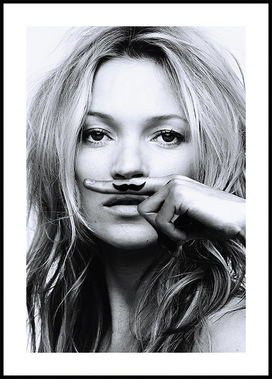 Kate Moss Schnurrbart imitierendes Poster - Posterbox.dk