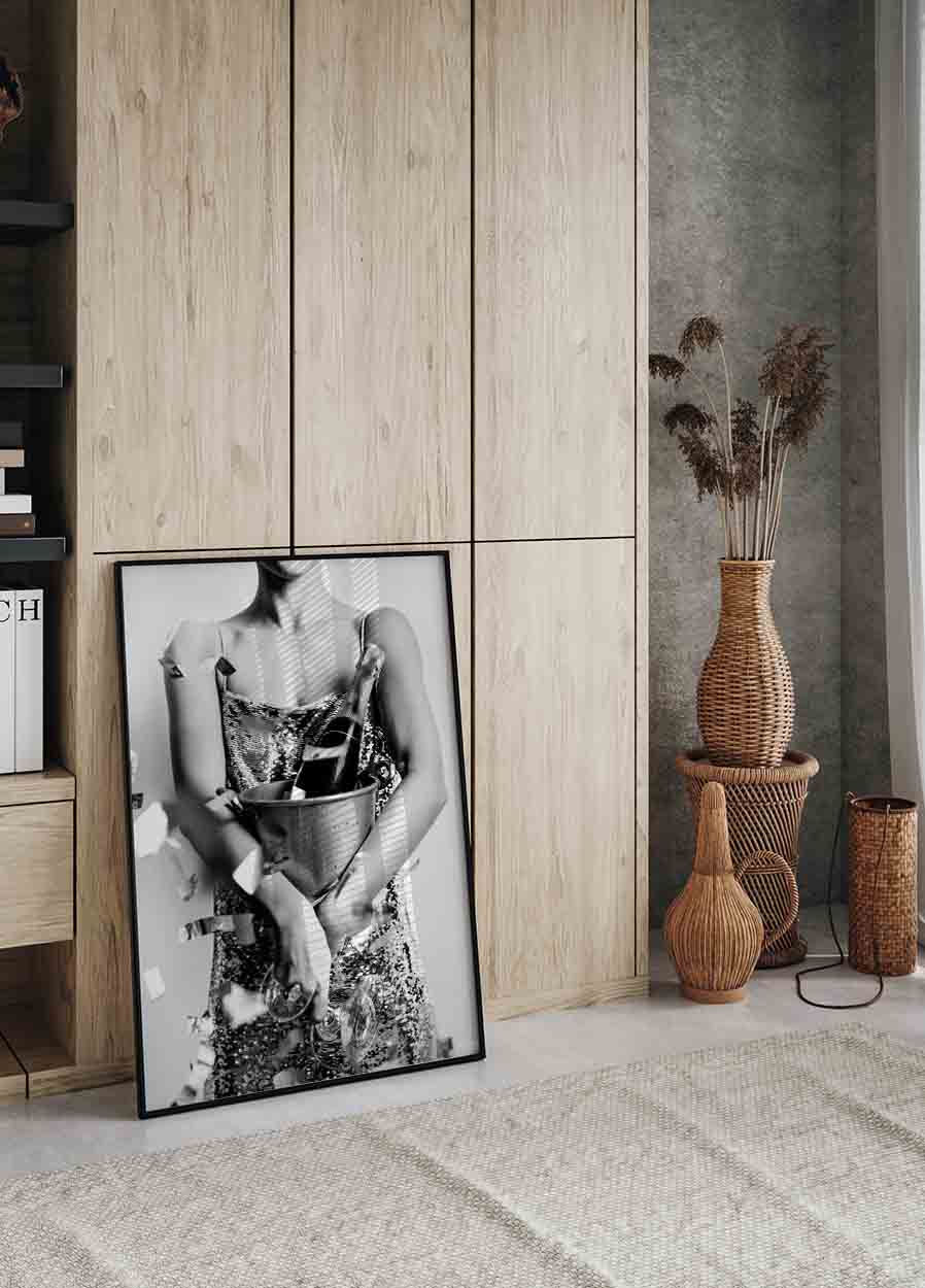 Poster Frau mit Champagner und Discokugel - Posterbox.dk