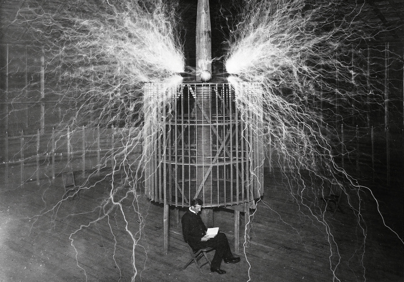 Nikola Tesla Electricity in Lab Poster - Posterbox.dk