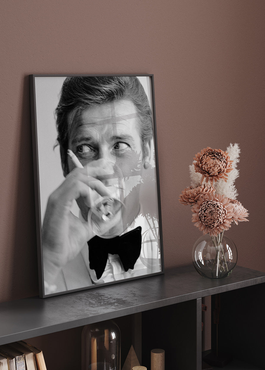 Roger Moore Poster - Posterbox.dk