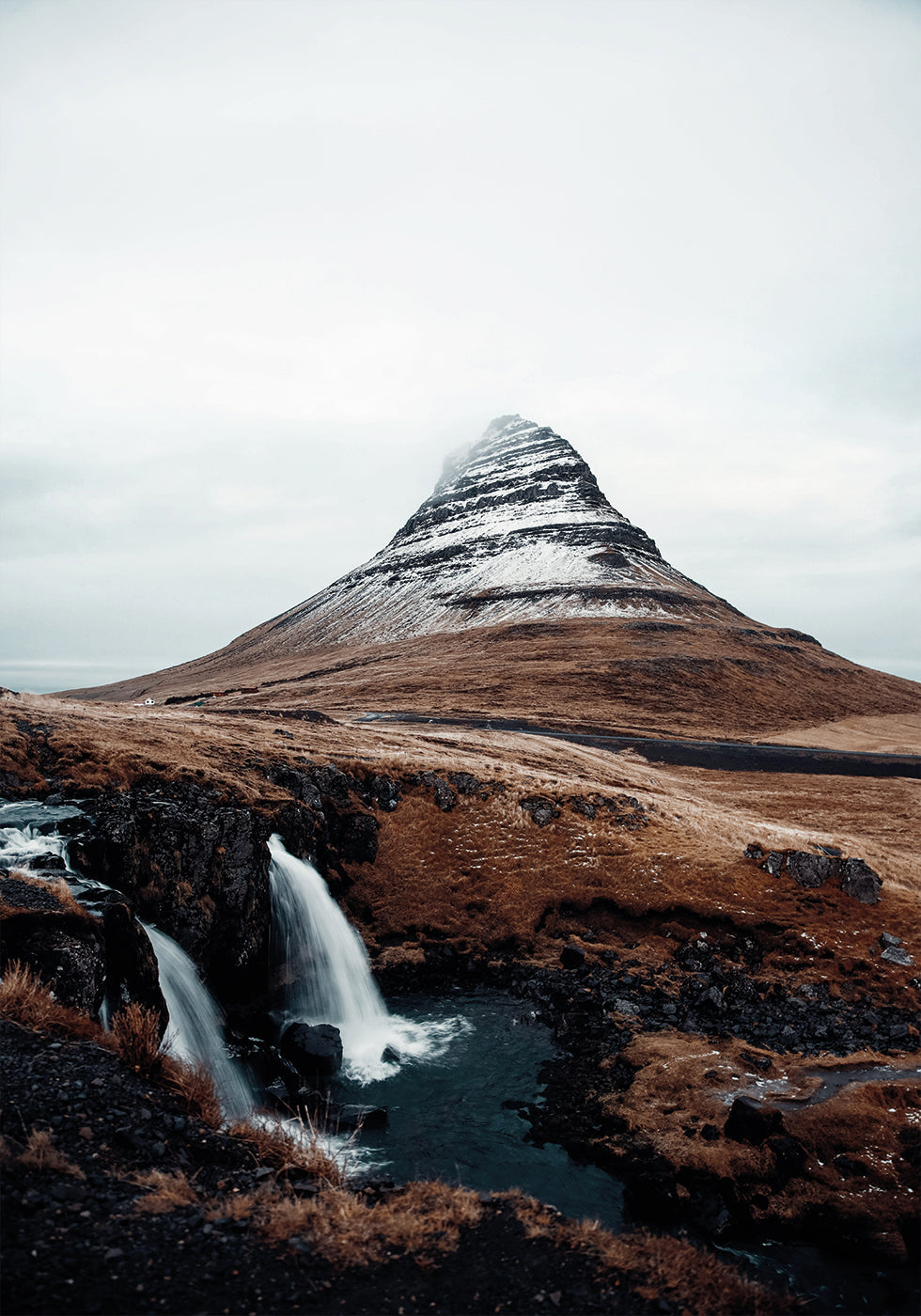 Kirkjufell Berg und Wasserfälle Poster - Posterbox.dk