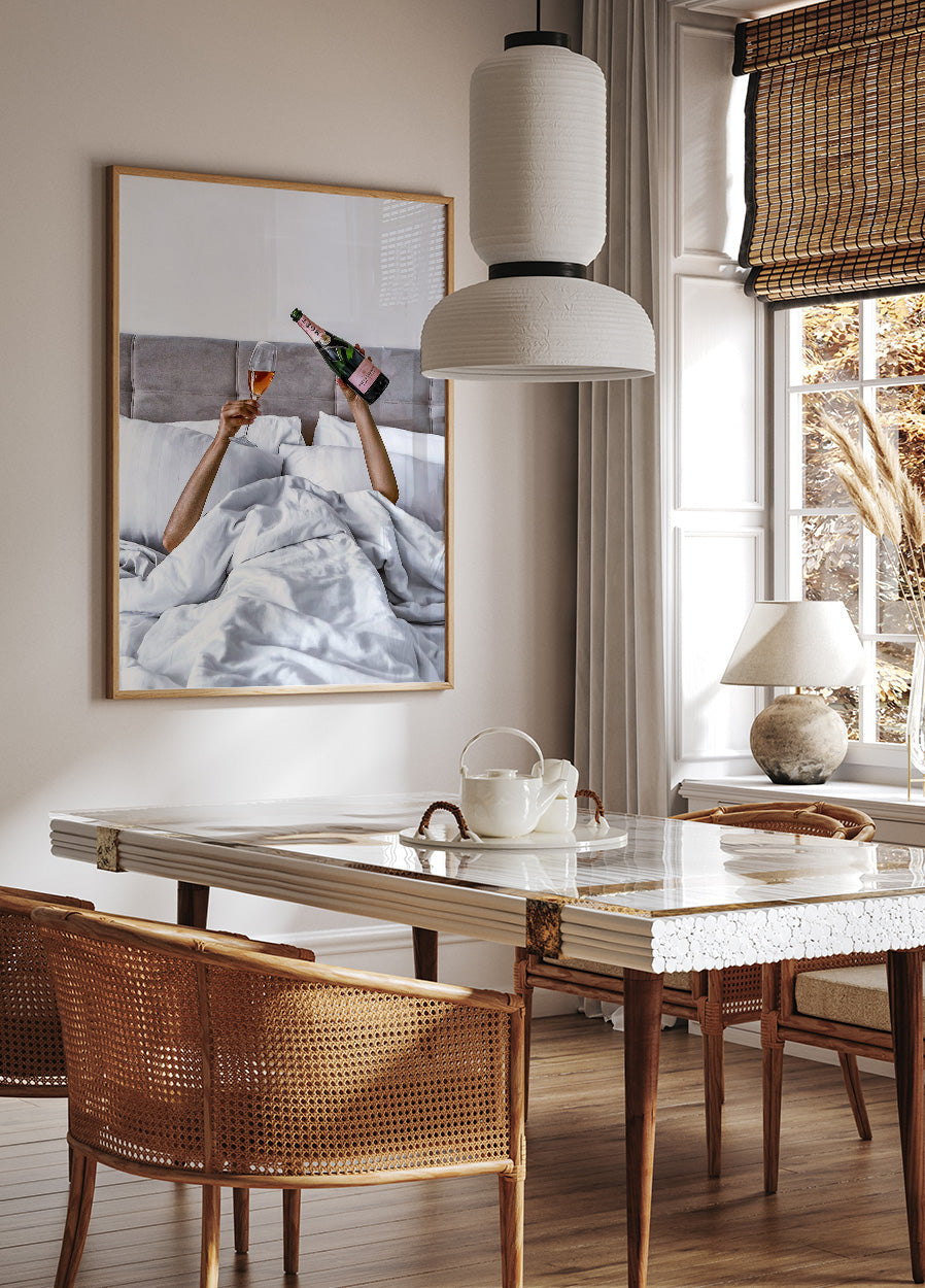 Poster Frau Champagner im Bett - Posterbox.dk