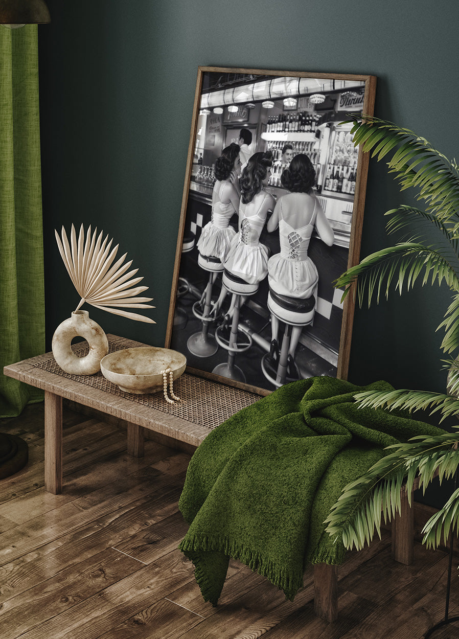 Wandkunst-Poster „Frauen trinken in der Bar“ – Posterbox.dk