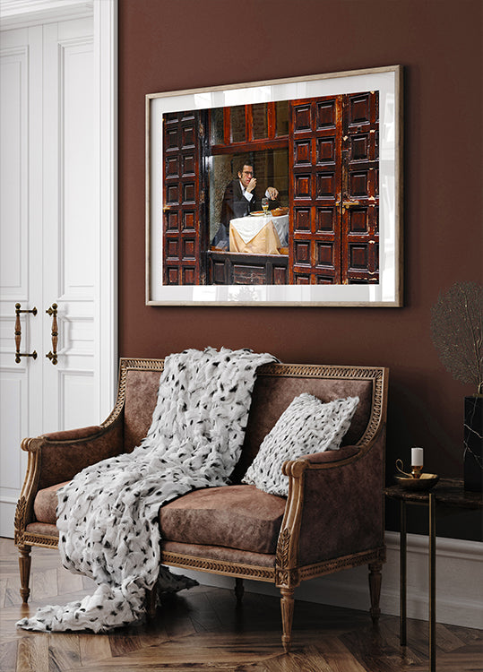 Lonely-Man-Dinner im Madrider Quartier Latin. Poster