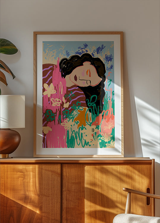 Ausdrucksstarke Figur umgeben von bunten Blumen Poster