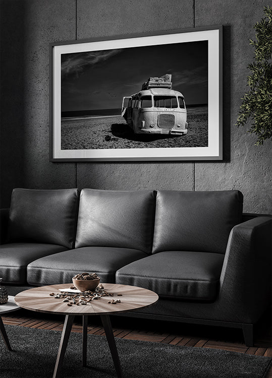 Poster „Gestrandeter Bus“.