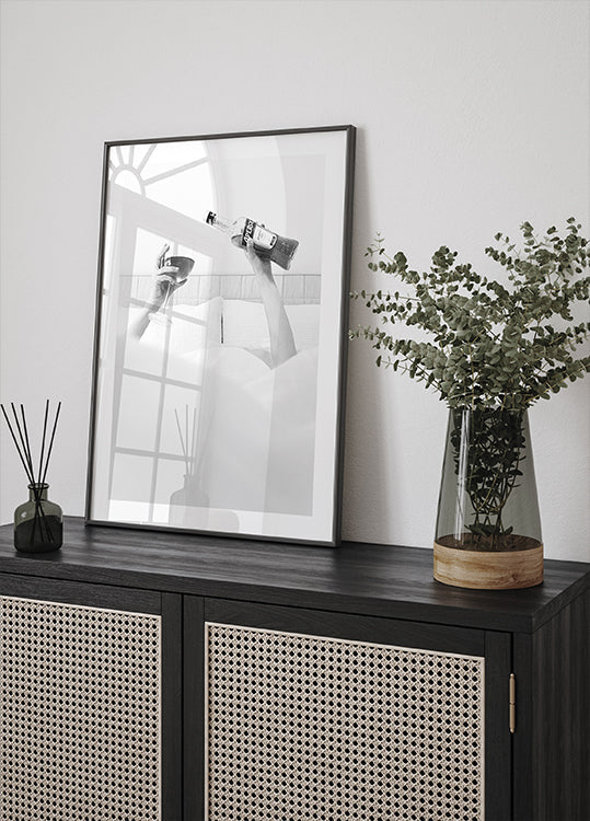 Aperol im Bett Schwarzweiß-Poster