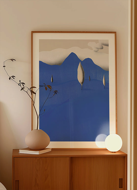 Surreale Landschaften mit blauen Bergen Poster