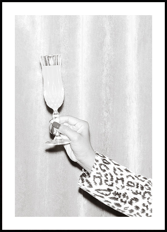Hands Glass Black and White - Posterbox