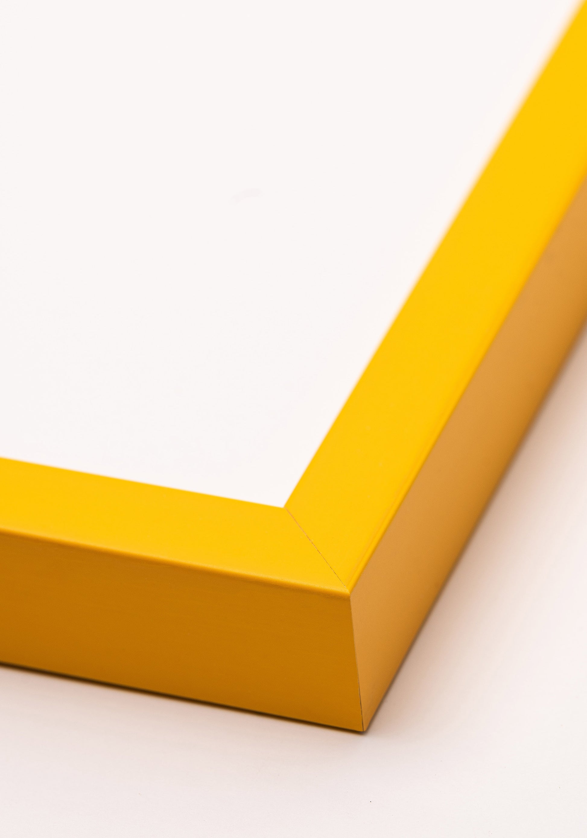 Gelber Holzrahmen - Posterbox.dk