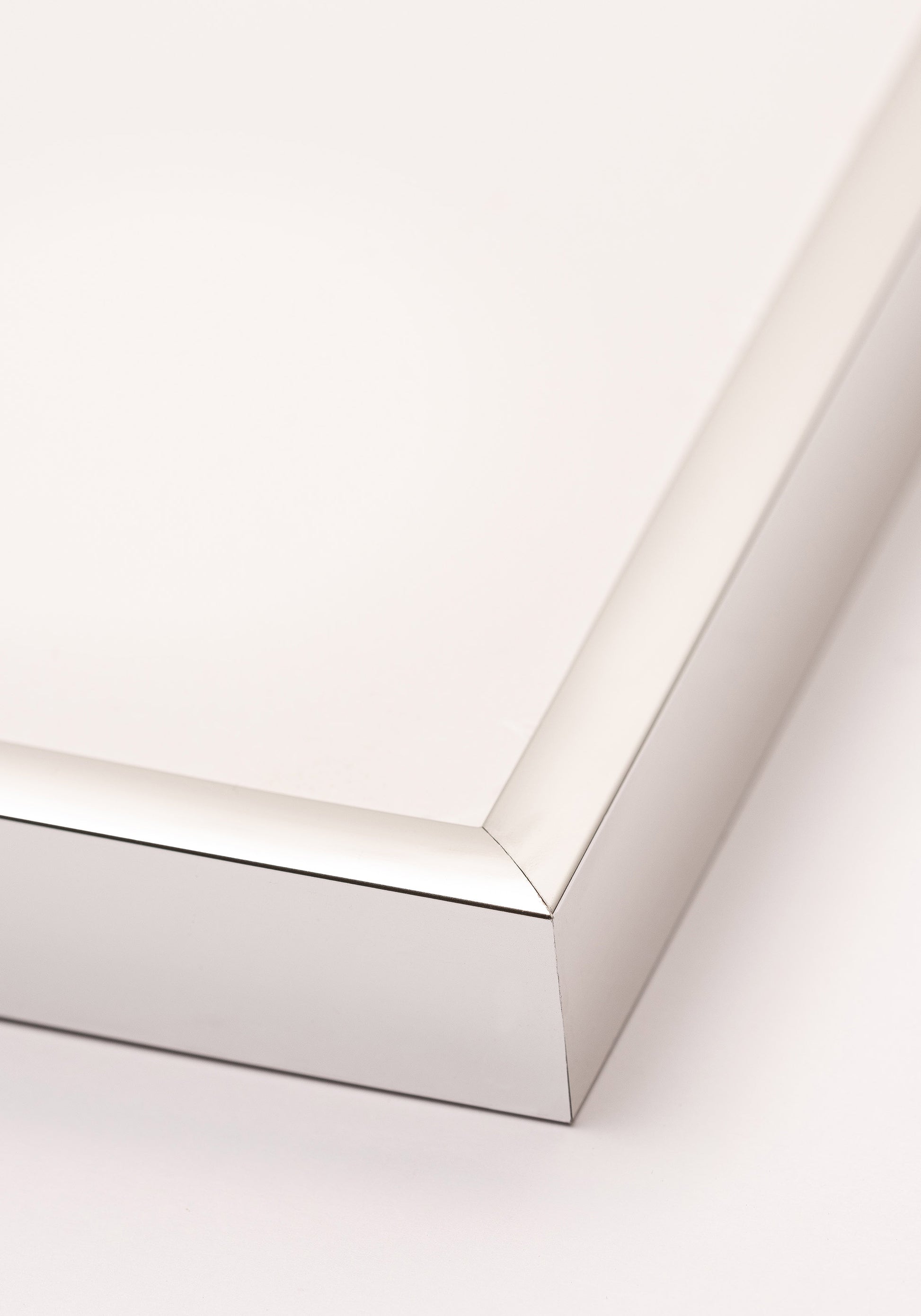 Silberner Metallrahmen - Posterbox.dk