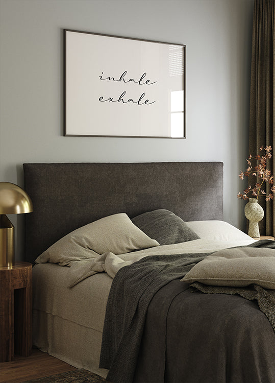 Breathe Easy: Inhale Exhale Minimalistisches Kunstposter - Posterbox.dk
