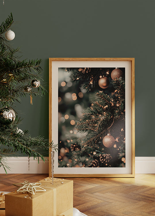 Weihnachtsbaum mit goldenen Lichtern Poster - Posterbox.dk