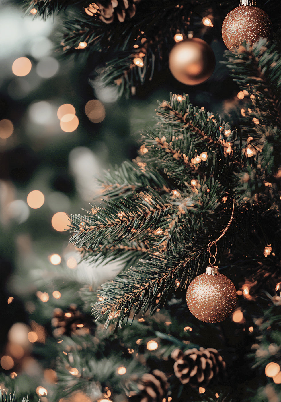 Weihnachtsbaum mit goldenen Lichtern Poster - Posterbox.dk