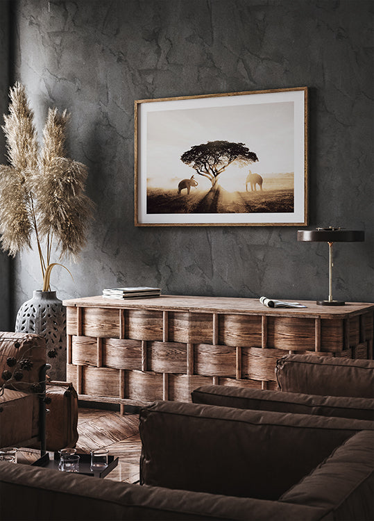 Elefanten und Baum bei Sonnenaufgang Poster - Posterbox.dk