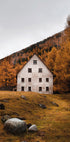 Haus in der Nähe der Herbstberge Poster - Posterbox.dk