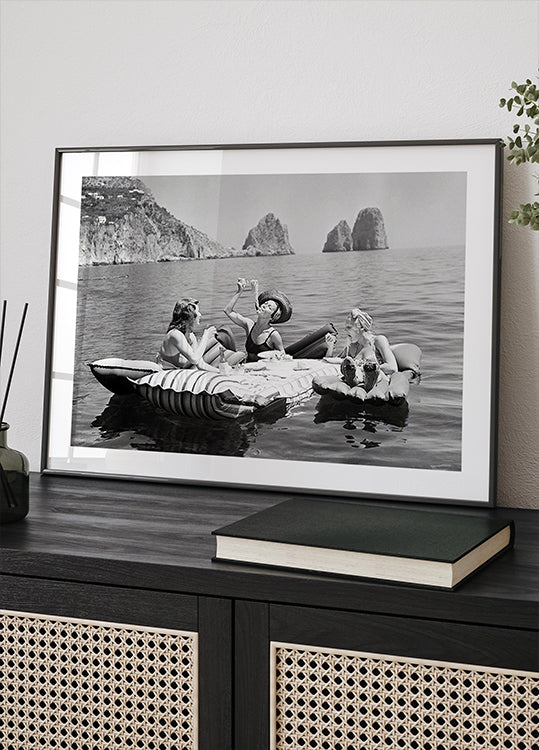 Vintage-Poster „Sommer, Frauen essen Pasta am See“ – Posterbox.dk