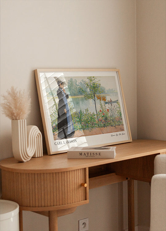 Karin am Ufer, Blumengartenszene am Flussufer Poster - Posterbox.dk