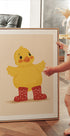 Kleine Ente in roten Stiefeln Poster - Posterbox.dk