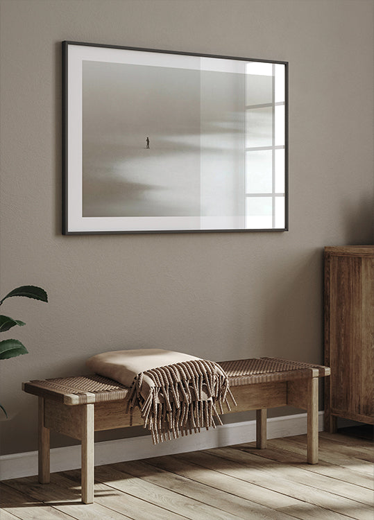 Poster „Lonely Man Walking the Beach“ - Posterbox.dk