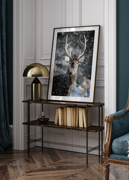 Majestätischer Hirsch im Schnee Nr. 2 Poster - Posterbox.dk