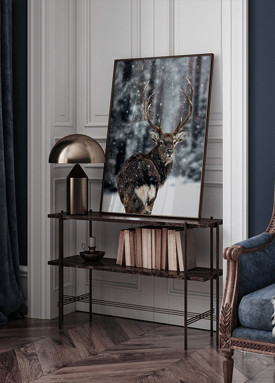 Majestätische Hirsche im Schnee Poster - Posterbox.dk