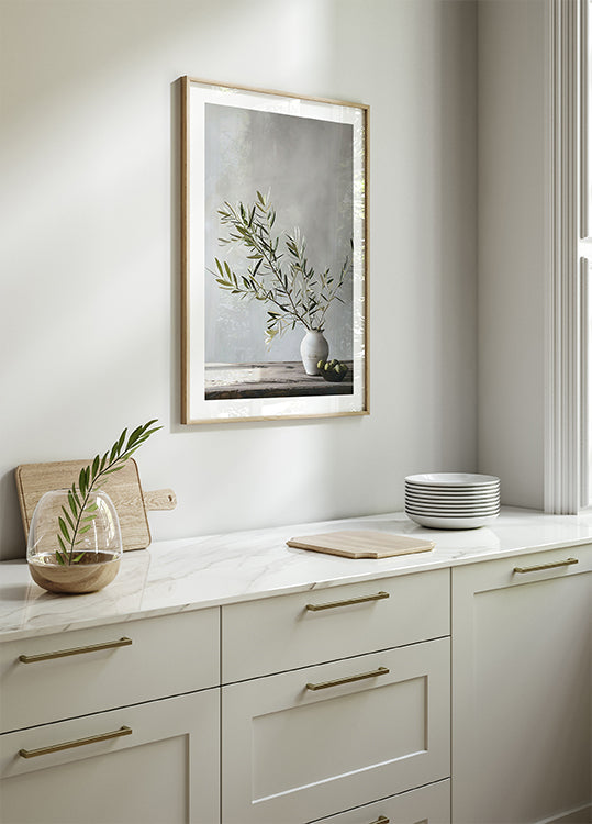 Stillleben-Poster „Olivenzweig auf Holztisch“ - Posterbox.dk