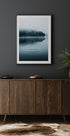 Wasserwellen und nebliger Wald Poster - Posterbox.dk
