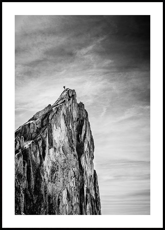 Balancing between Earth and Sky Plakat - Posterbox