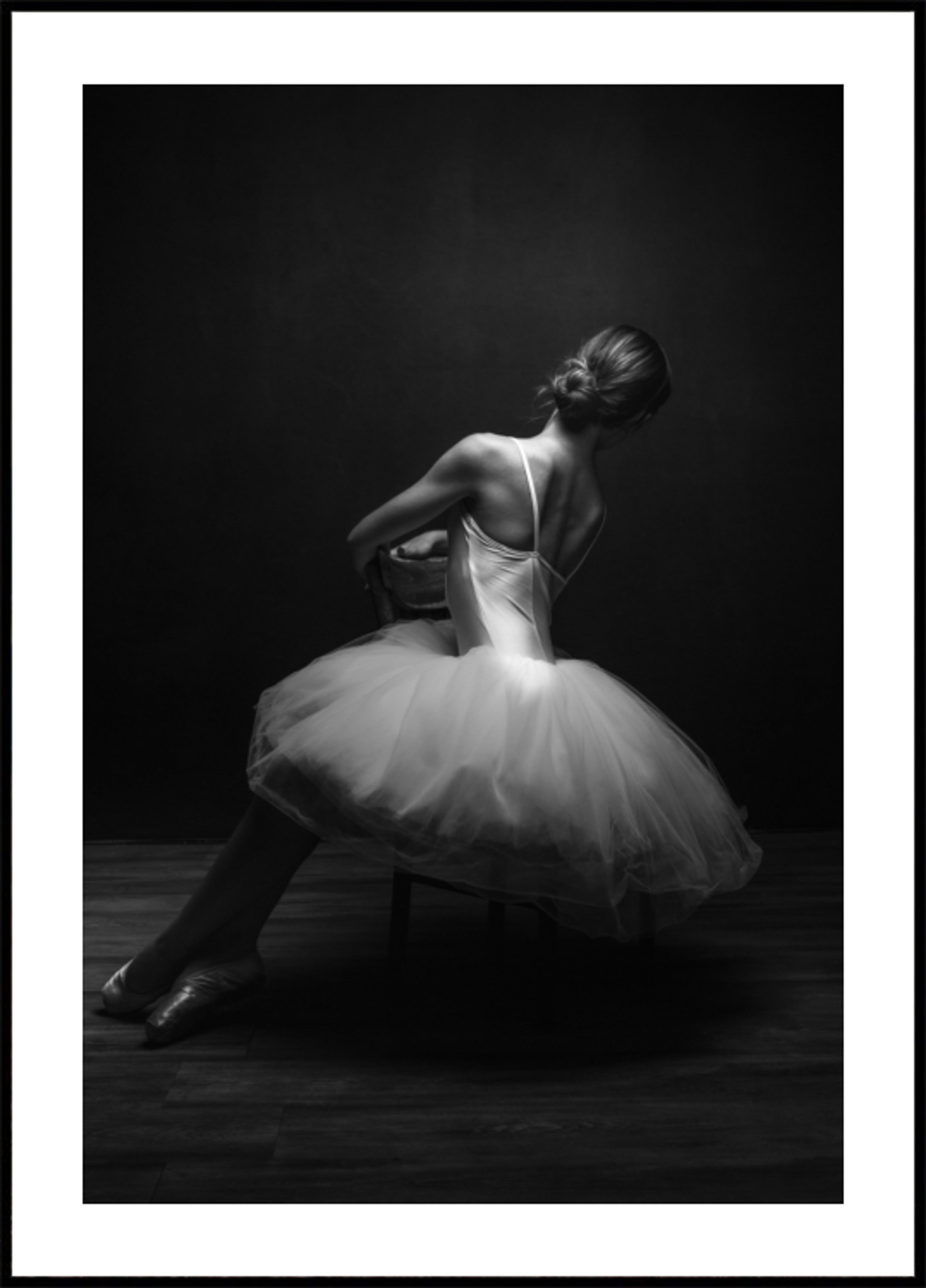Sitzende Ballerina Grace