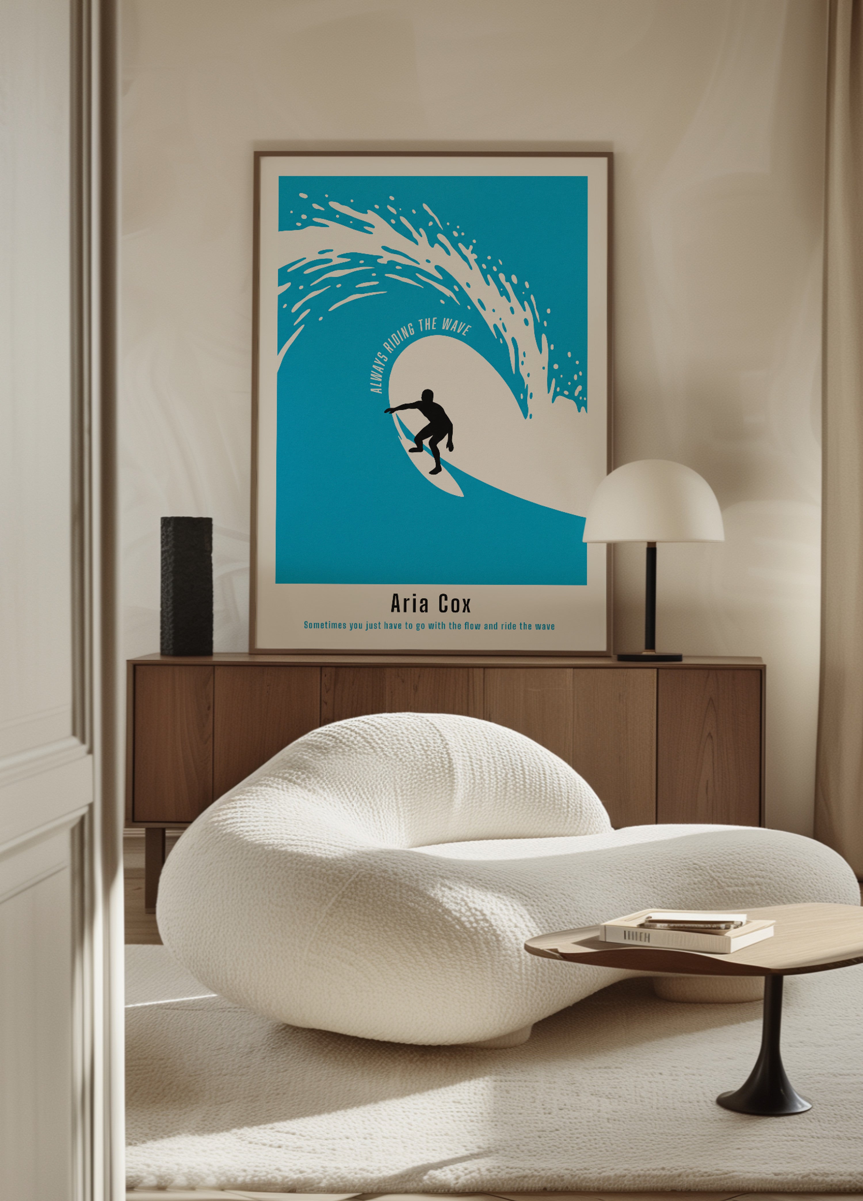 Unpersönliches Surfer-Poster einer Welle